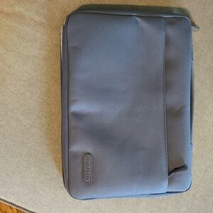 Laptop or iPad carrying case